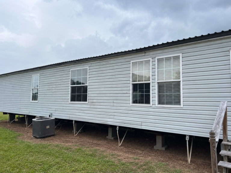 mobile-home-exterior.webp